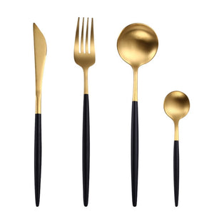 Colorful dinnerware set